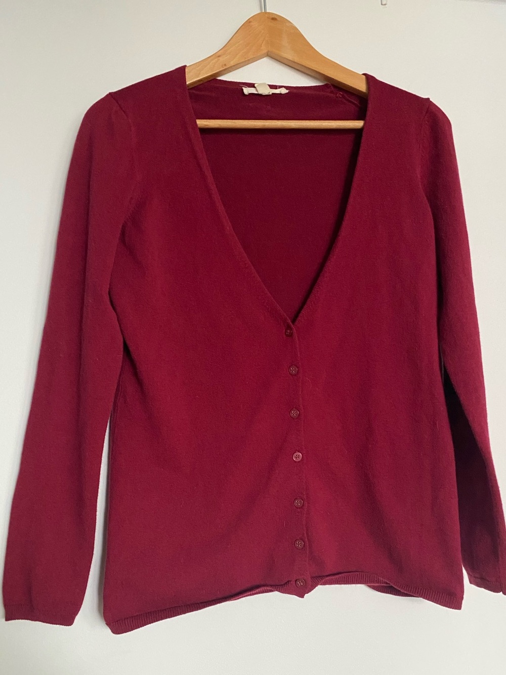 Esprit size XS Women's Burgundy V-Neck Button Cardigan